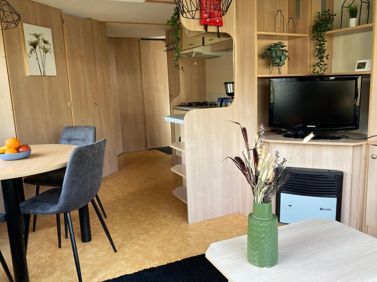 Chalet 'T Rijsterbos Op Camping Met Zwembad! Vila Exterior foto