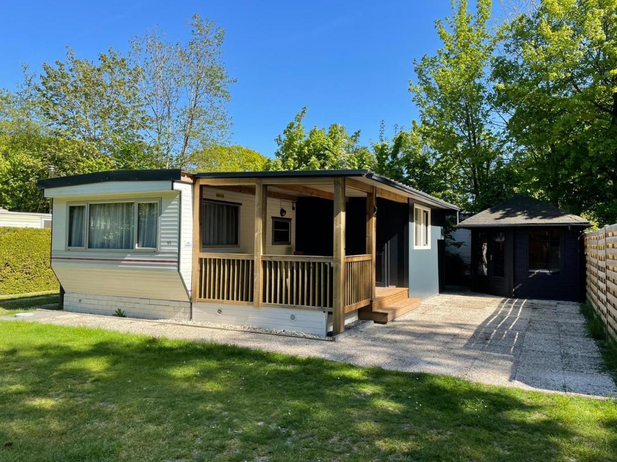 Chalet 'T Rijsterbos Op Camping Met Zwembad! Vila Exterior foto
